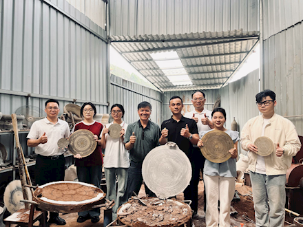 我校“匠心雕铸”团队调研了解壮族铜鼓文化，探寻非遗传承新路径
